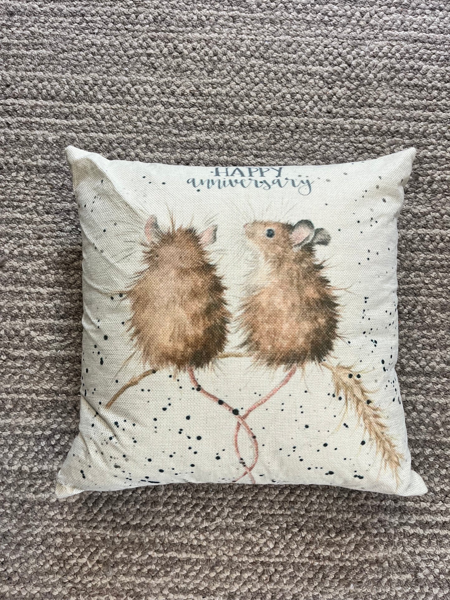 ‘Happy Anniversary’ Mouse Cushion