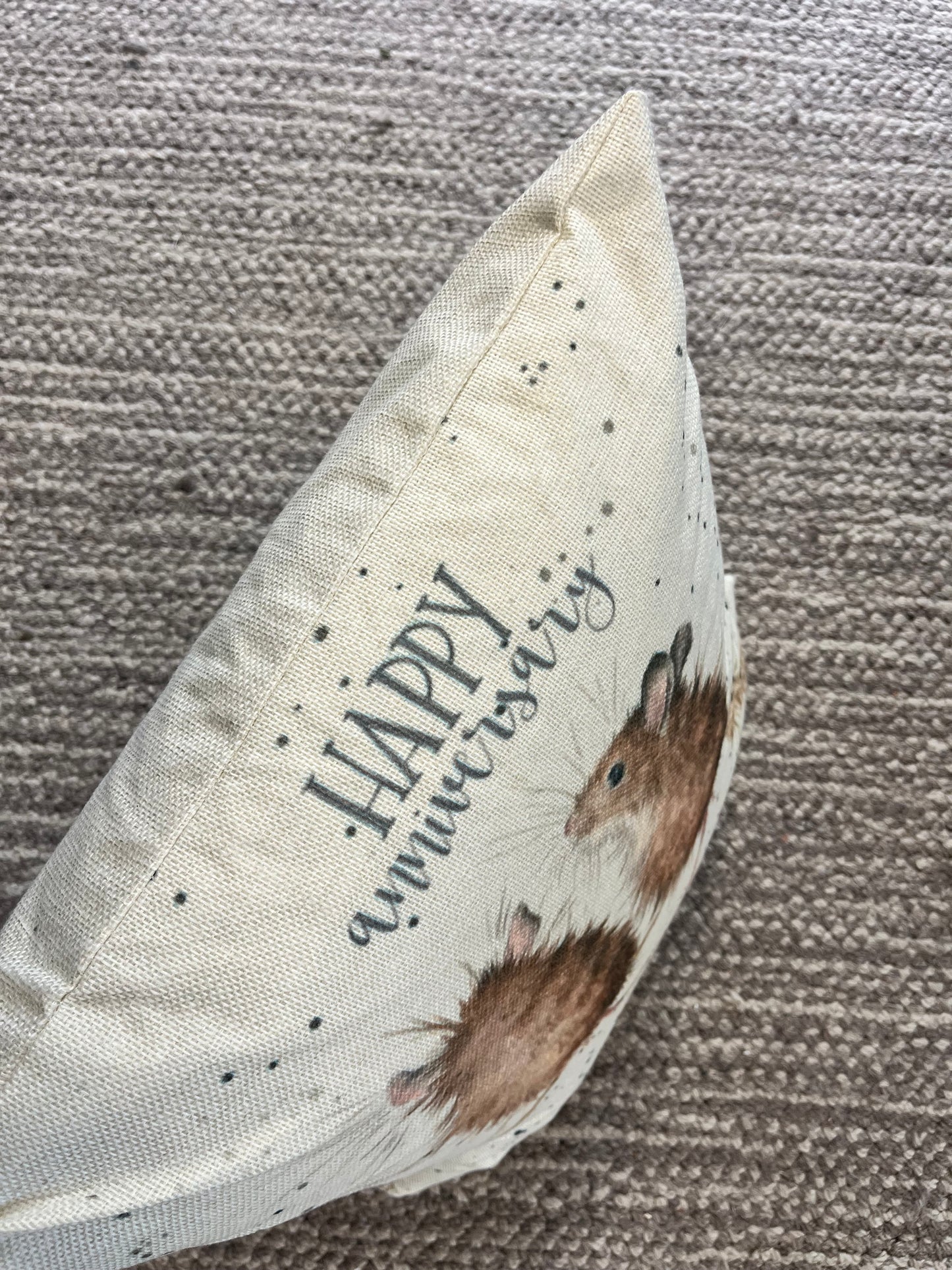 ‘Happy Anniversary’ Mouse Cushion